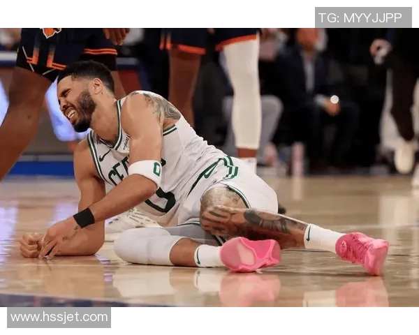 凯尔特人伤病潮来袭：塔图姆脚踝扭伤&斯玛特小腿拉伤冲击NBA球队阵容深度，东部冠军争夺蒙上阴影